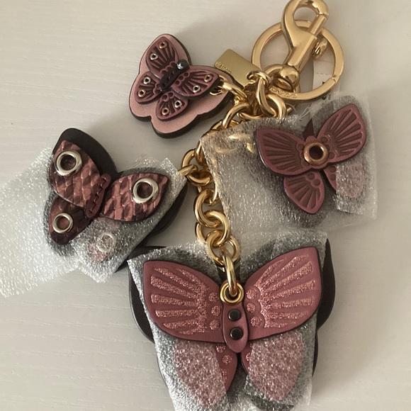 NWT Coach RARE Butterfly Cluster Charm keyring Pink with its pouch - Picture 2 of 9